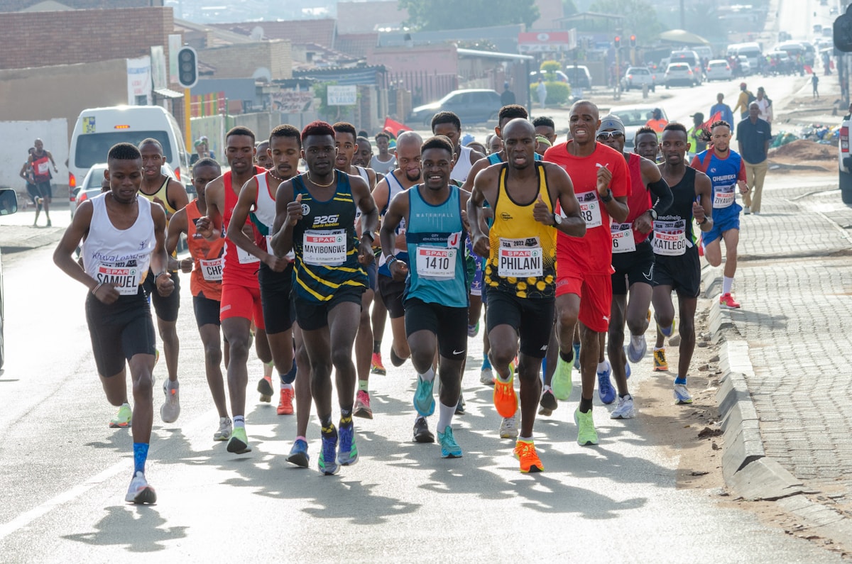 Why Small Run Clubs Are Changing the Weeknight Route