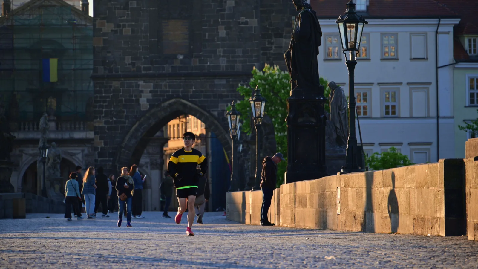 How To Choose Running Socks For Long Runs cover image
